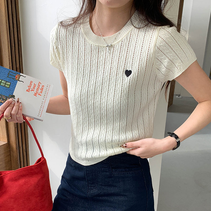 Women T-shirt Round Neck Short - Embroidery Design Love 评论和价格