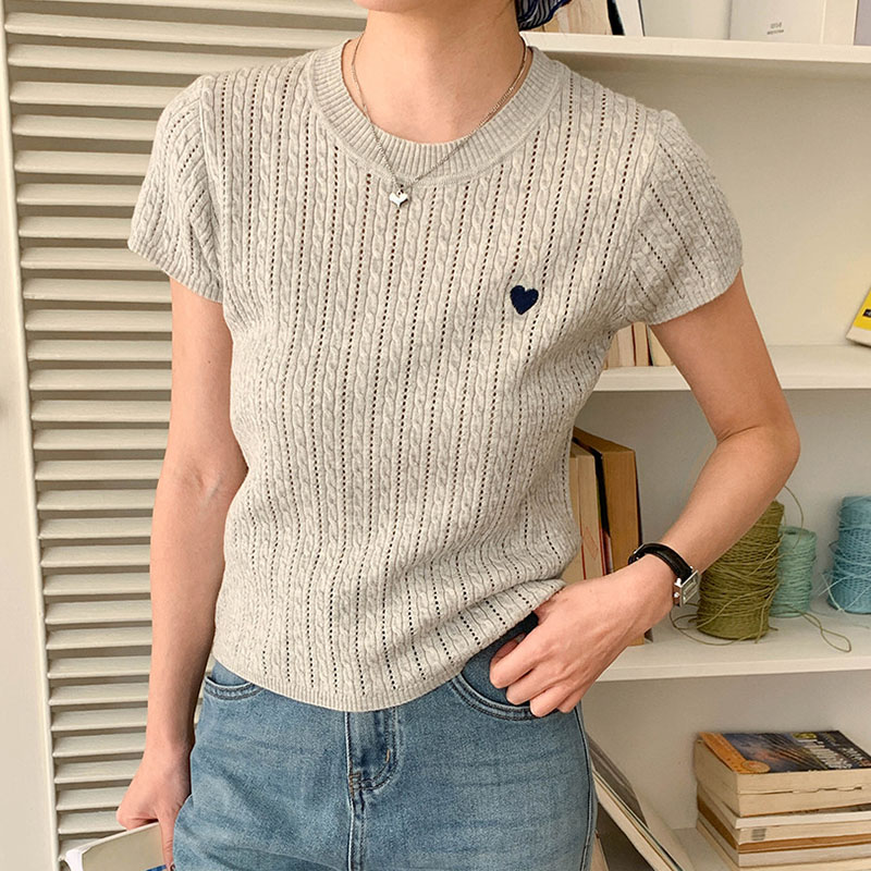 Women T-shirt Round Neck Short - Embroidery Design Love 评论和价格