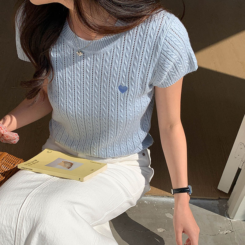 Women T-shirt Round Neck Short - Embroidery Design Love 评论和价格