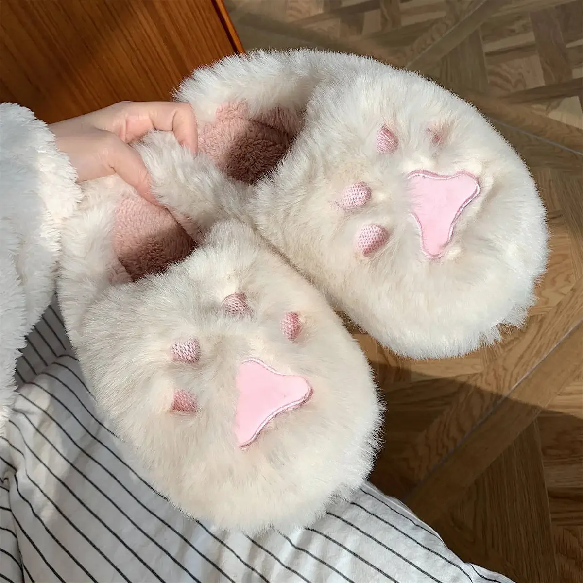 Women Kawaii Cat Claws Fluffy  - Embroidery Xmas 评论和价格