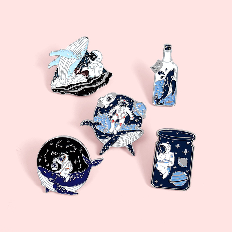 Whale Astronaut Drifting Bottl - Embroidery Whale 评论和价格