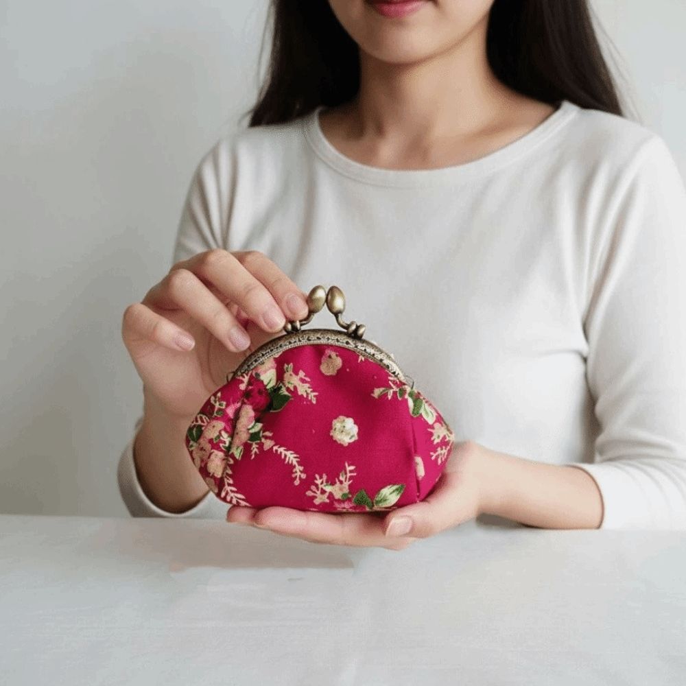 Anti-lost Kiss Lock Coin Purse - Embroidery Wallet 评论和价格