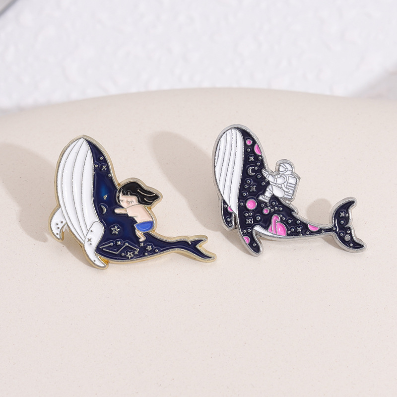 marine Whale dolphin Enamel Pi - Embroidery Whale 评论和价格
