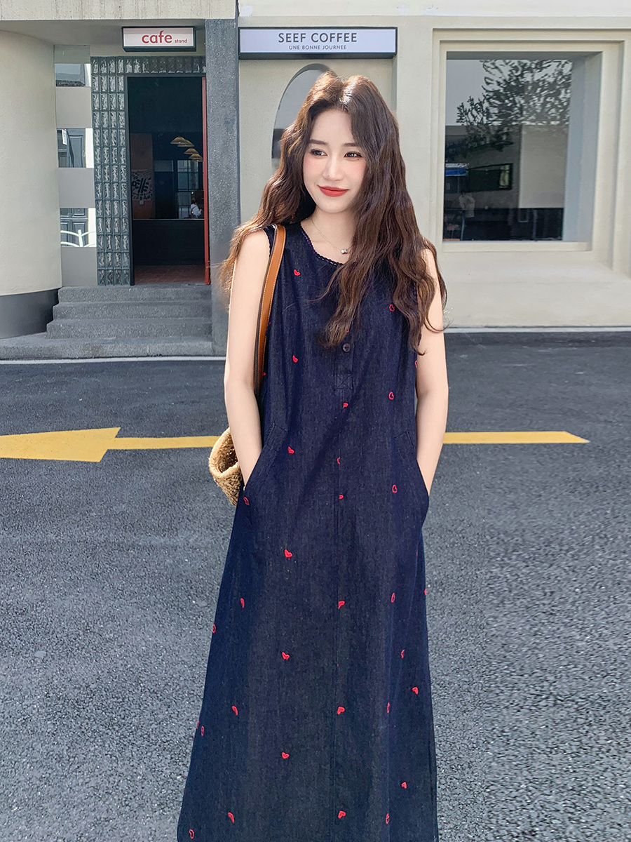 Retro Sleeveless Denim Dress W - Embroidery Design Love 评论和价格
