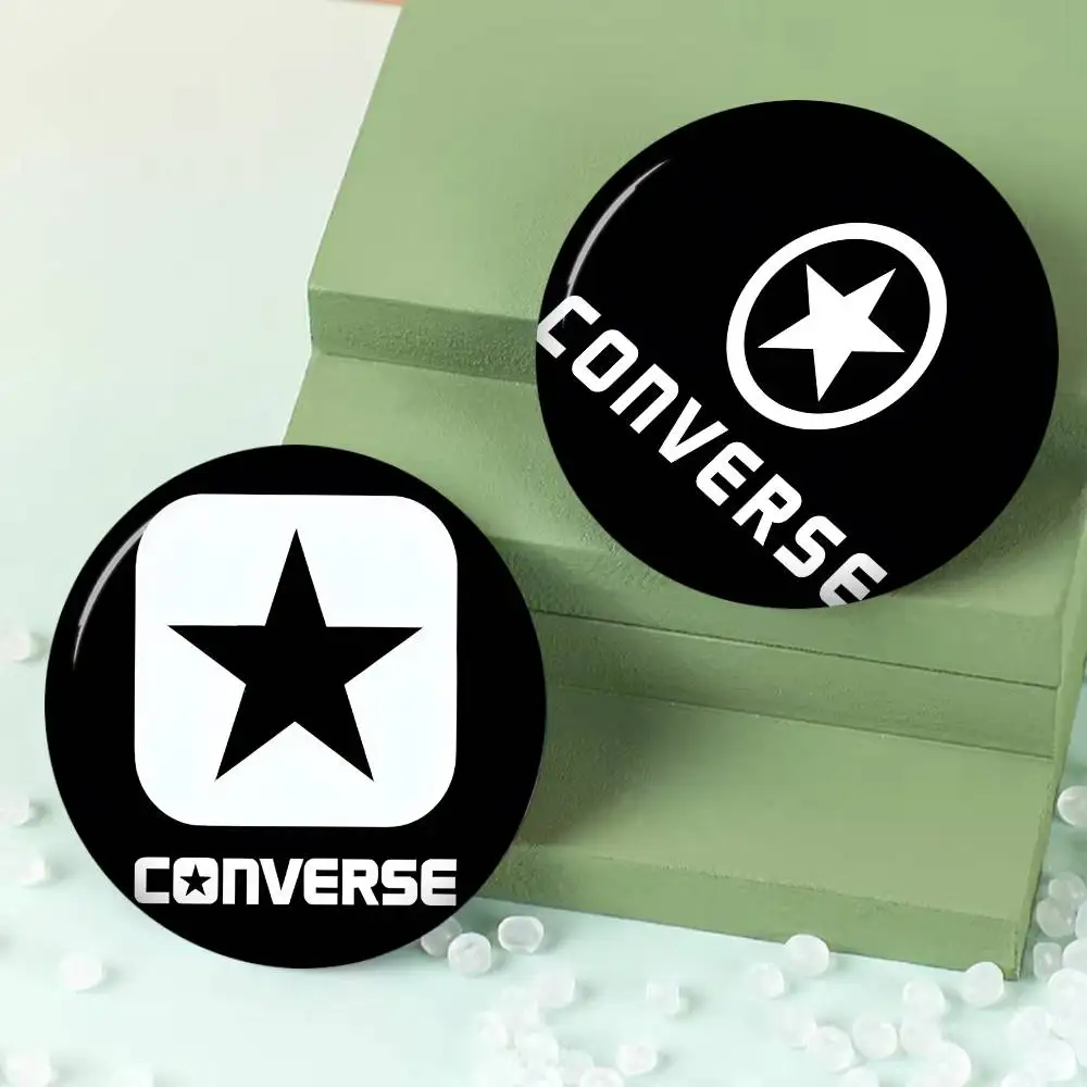 C-CONVERSE Fashion Tinplate Pi - Embroidery Converse 评论和价格