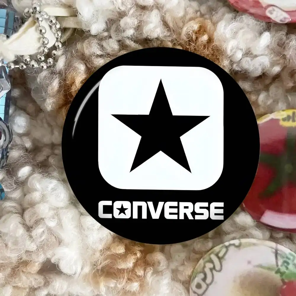 C-CONVERSE Fashion Tinplate Pi - Embroidery Converse 评论和价格